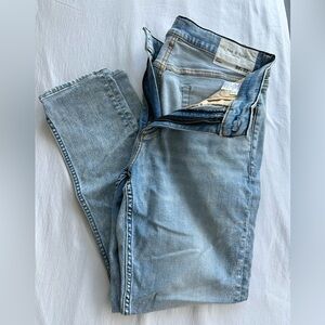 Men’s Rag & Bone Fit 1 Skinny Jean (32x28) - Light Blue. Never Worn.